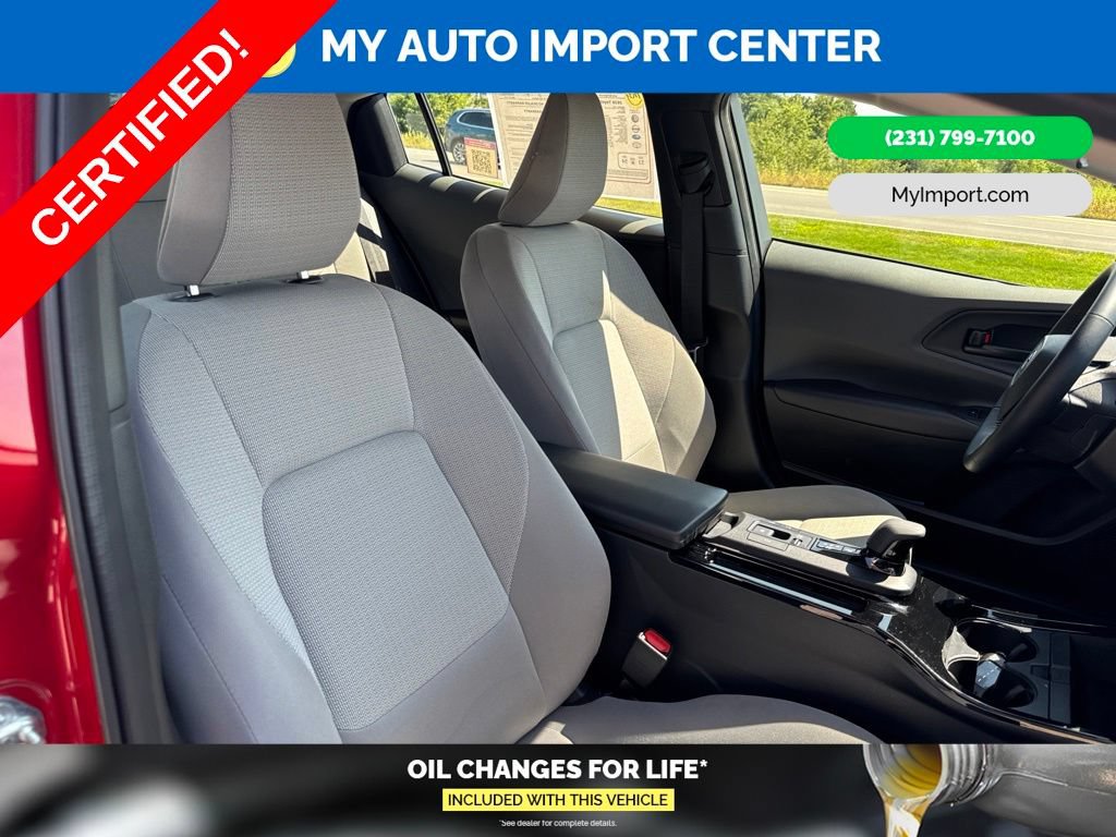 Certified 2026 Toyota Prius LE AWD/4WD image 27