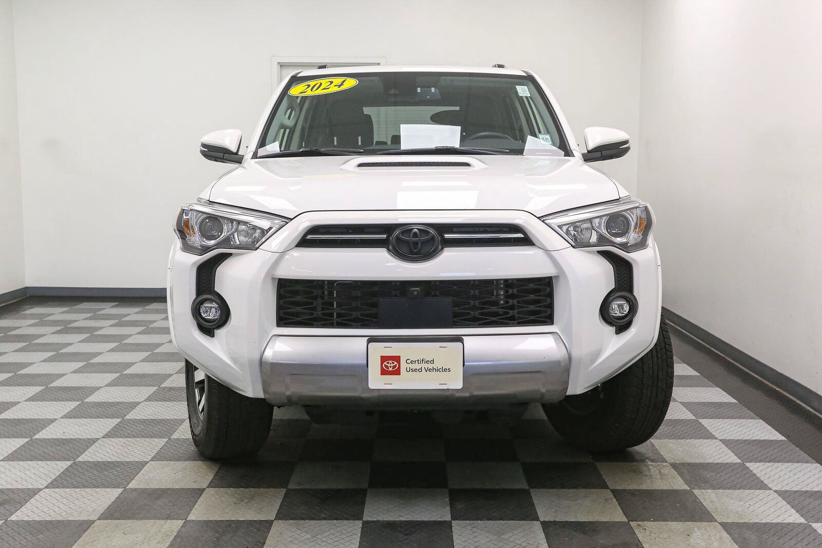 Used 2024 Toyota 4Runner TRD Off-Road Premium w/ Off Road Premium Plus Package AWD/4WD image 4
