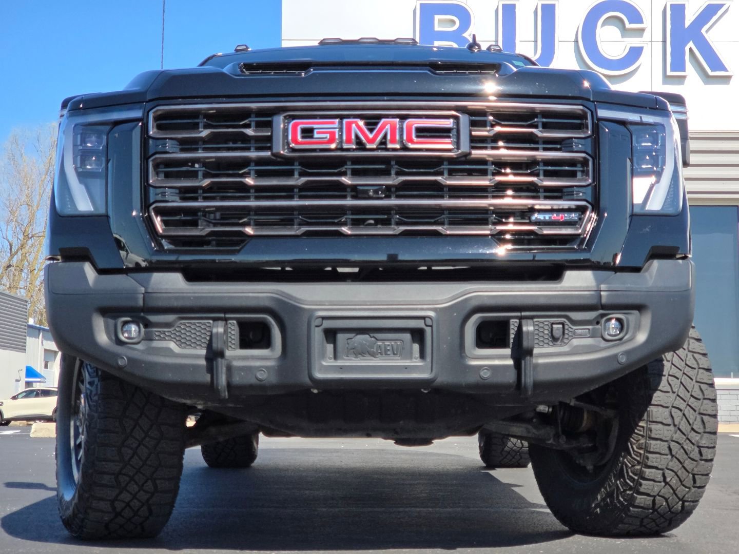 Used 2024 GMC Sierra 2500 AT4X w/ AT4X AEV Edition image 13