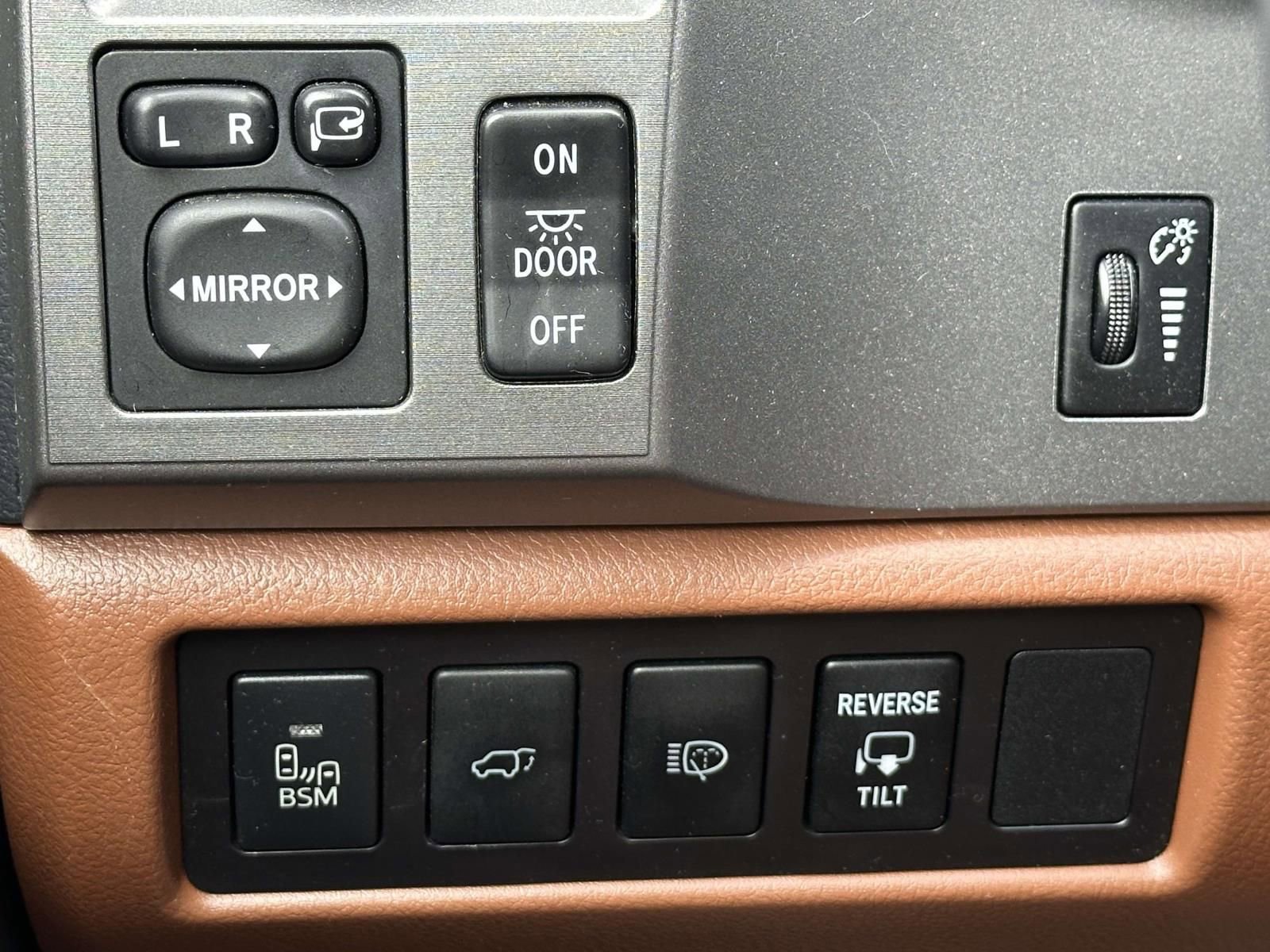 Used 2017 Toyota Sequoia Platinum AWD/4WD image 18