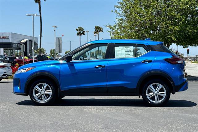 New 2025 Nissan Kicks Play S image 7