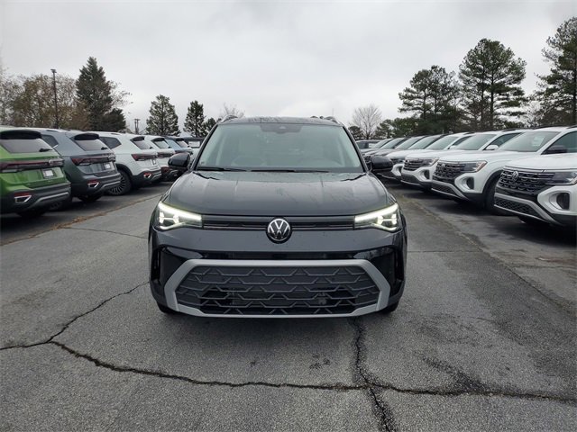 New 2026 Volkswagen Taos SE image 2