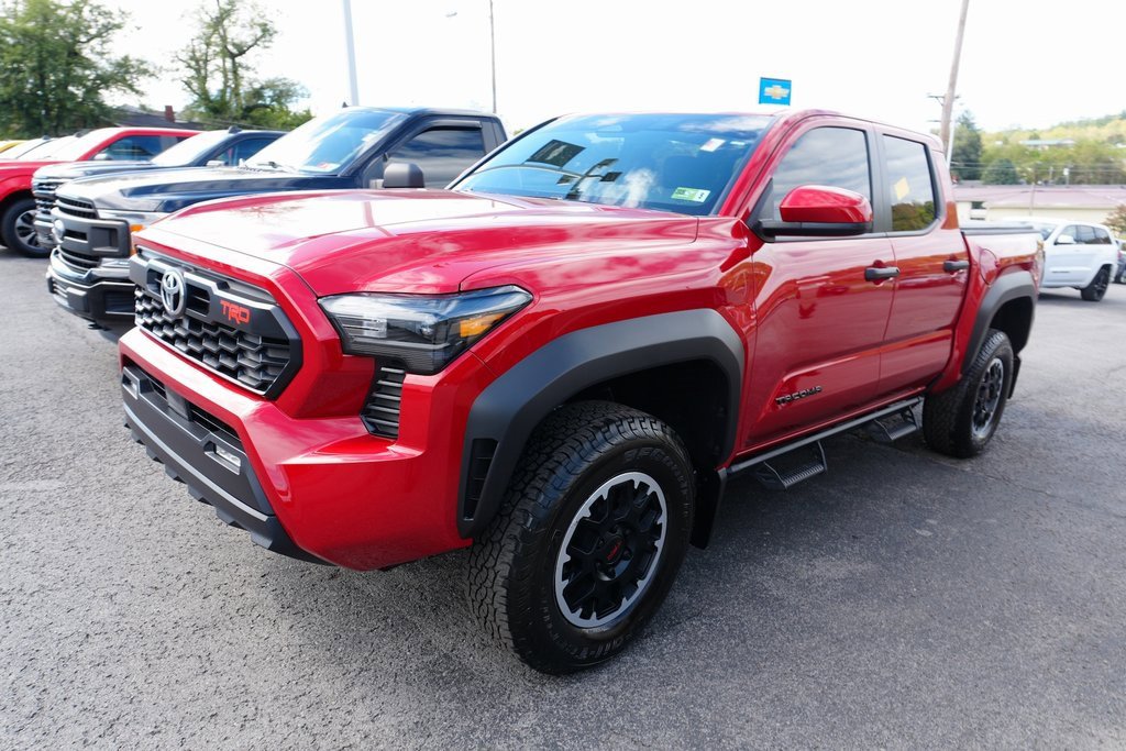 Used 2024 Toyota Tacoma TRD Off-Road image 3