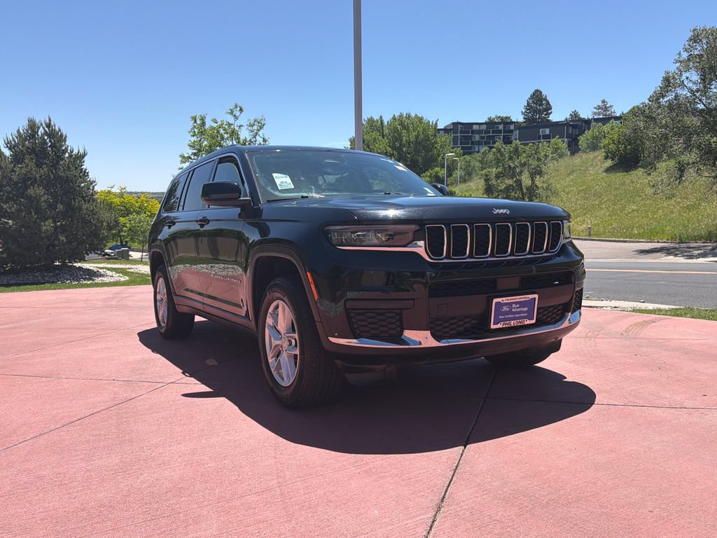 Used 2023 Jeep Grand Cherokee L Laredo AWD/4WD image 2