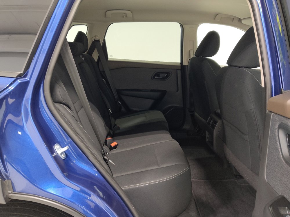 Used 2023 Nissan Rogue S image 19