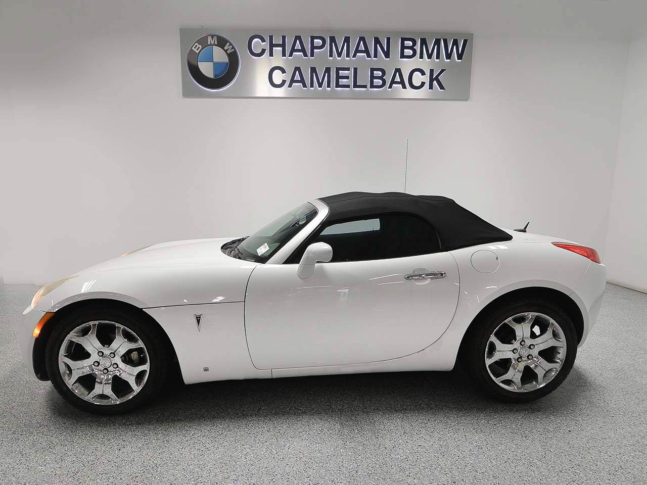 Used 2008 Pontiac Solstice Convertible w/ Preferred Package RWD image 4