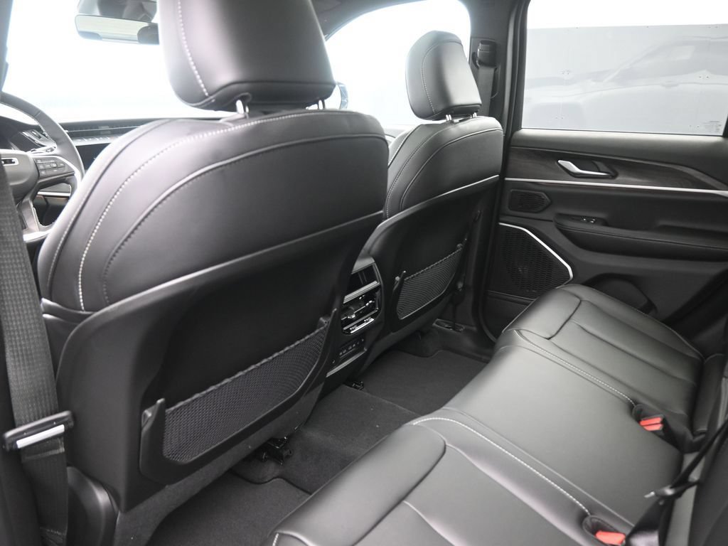 New 2026 Jeep Grand Cherokee Limited w/ Limited Altitude Package RWD image 23