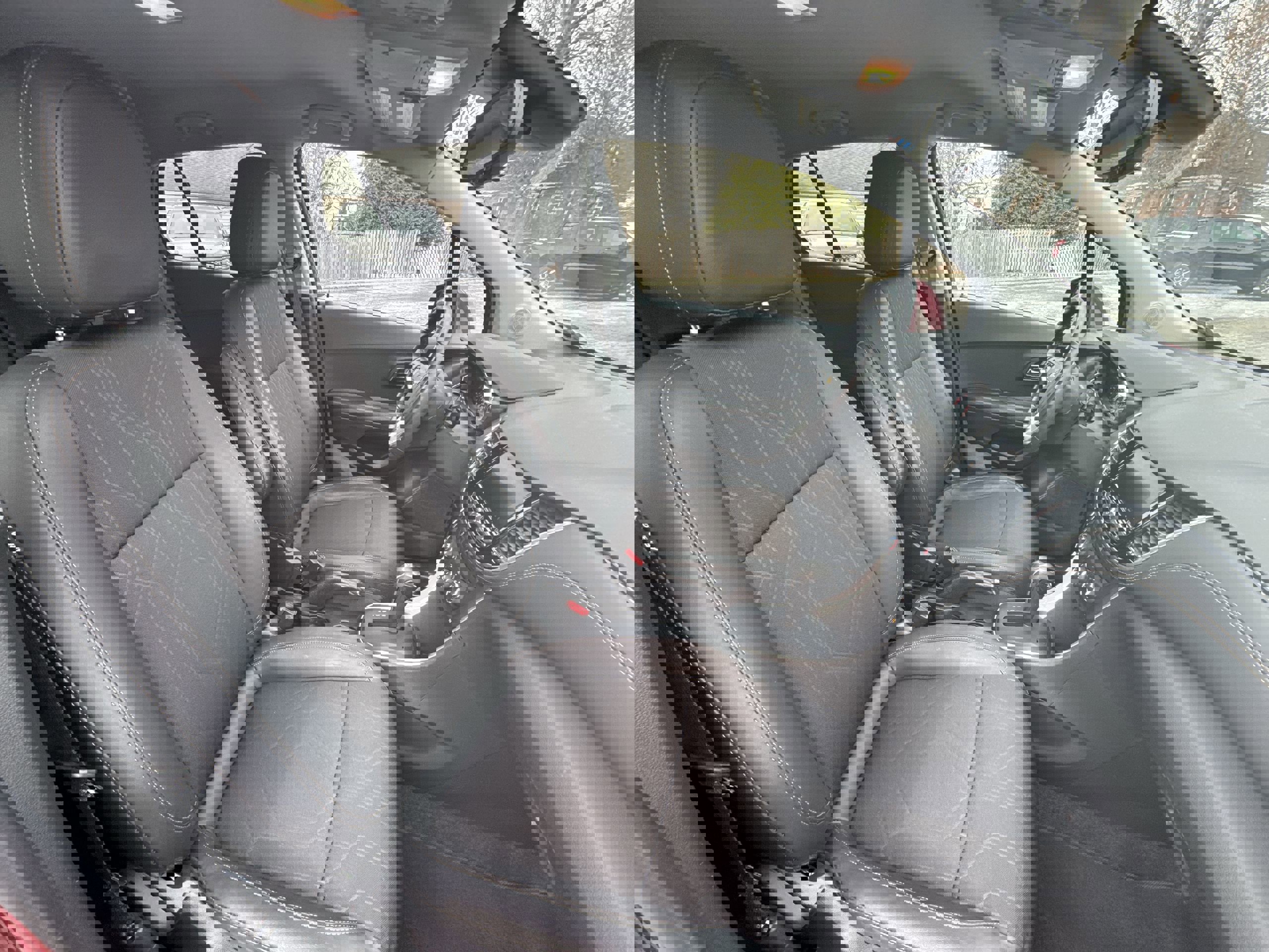 Used 2022 Chevrolet Trax LT w/ LT Convenience Package image 29