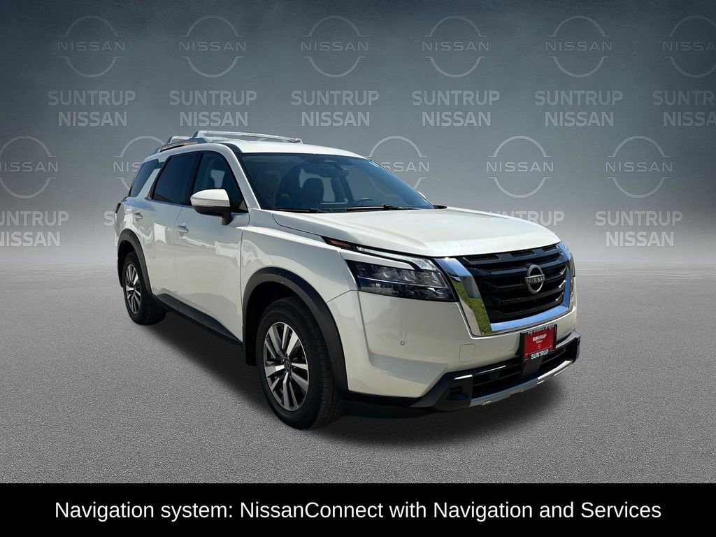 Used 2024 Nissan Pathfinder SL FWD image 10