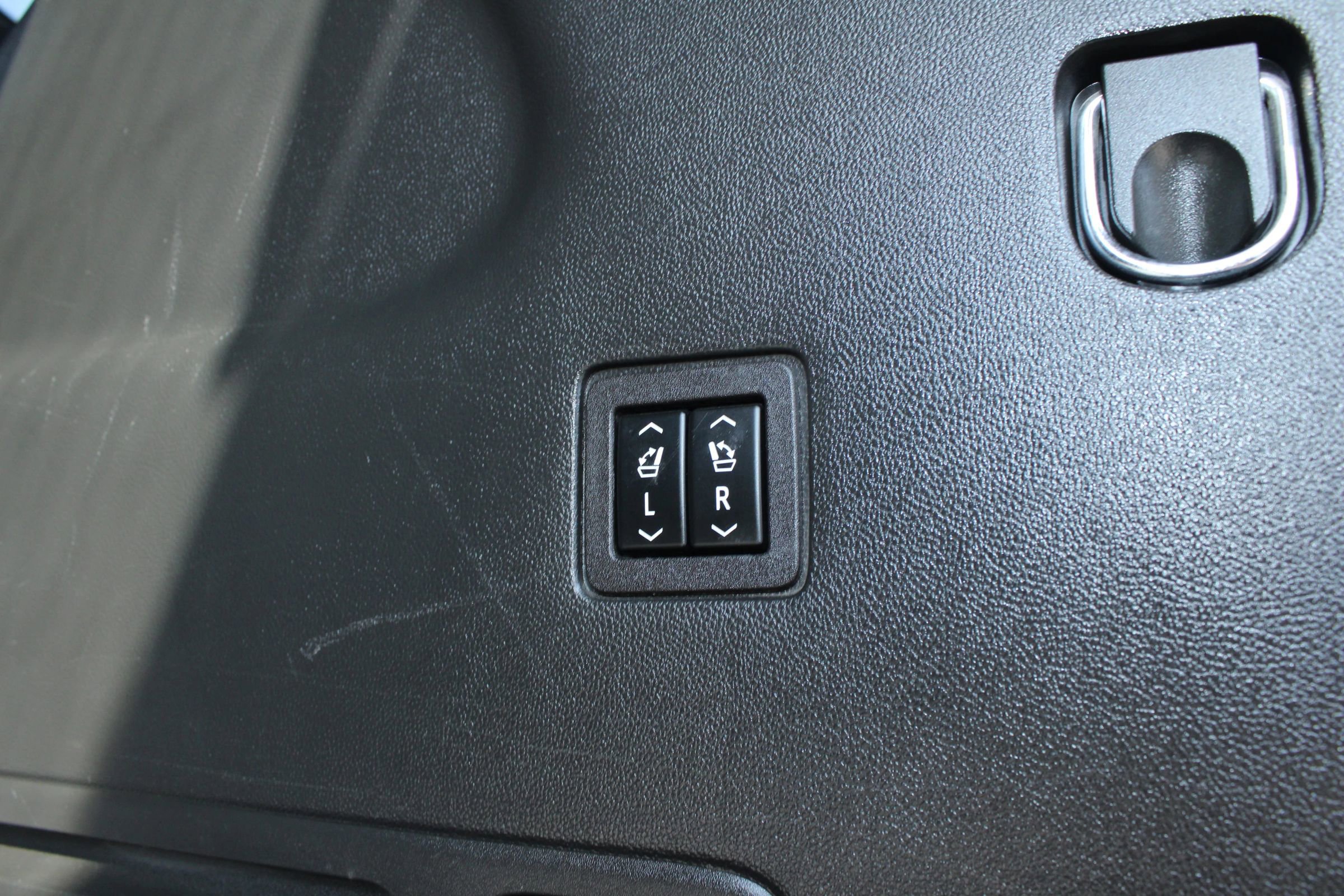 Used 2022 Chevrolet Traverse High Country image 33