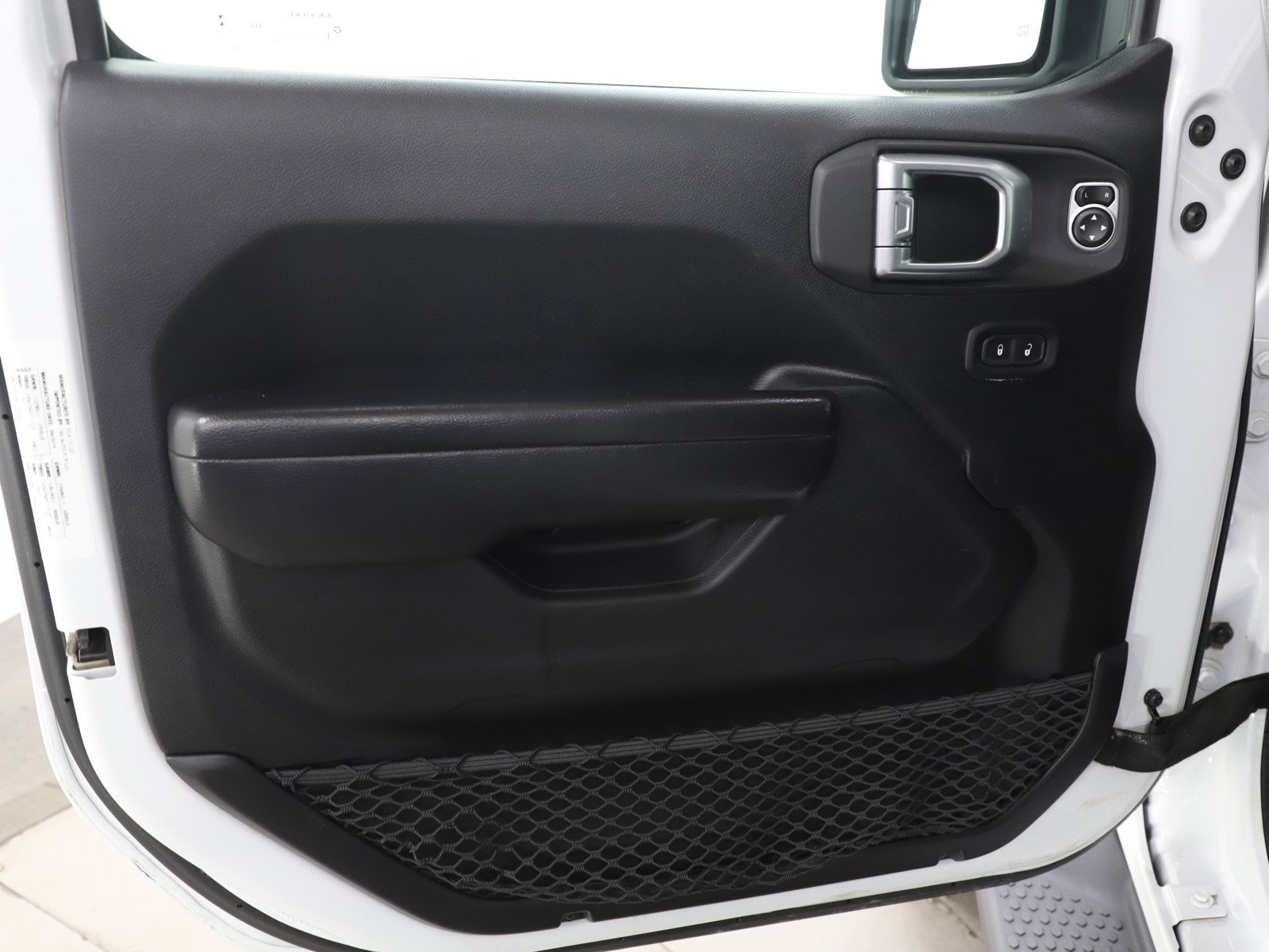 Used 2020 Jeep Wrangler Sport image 15