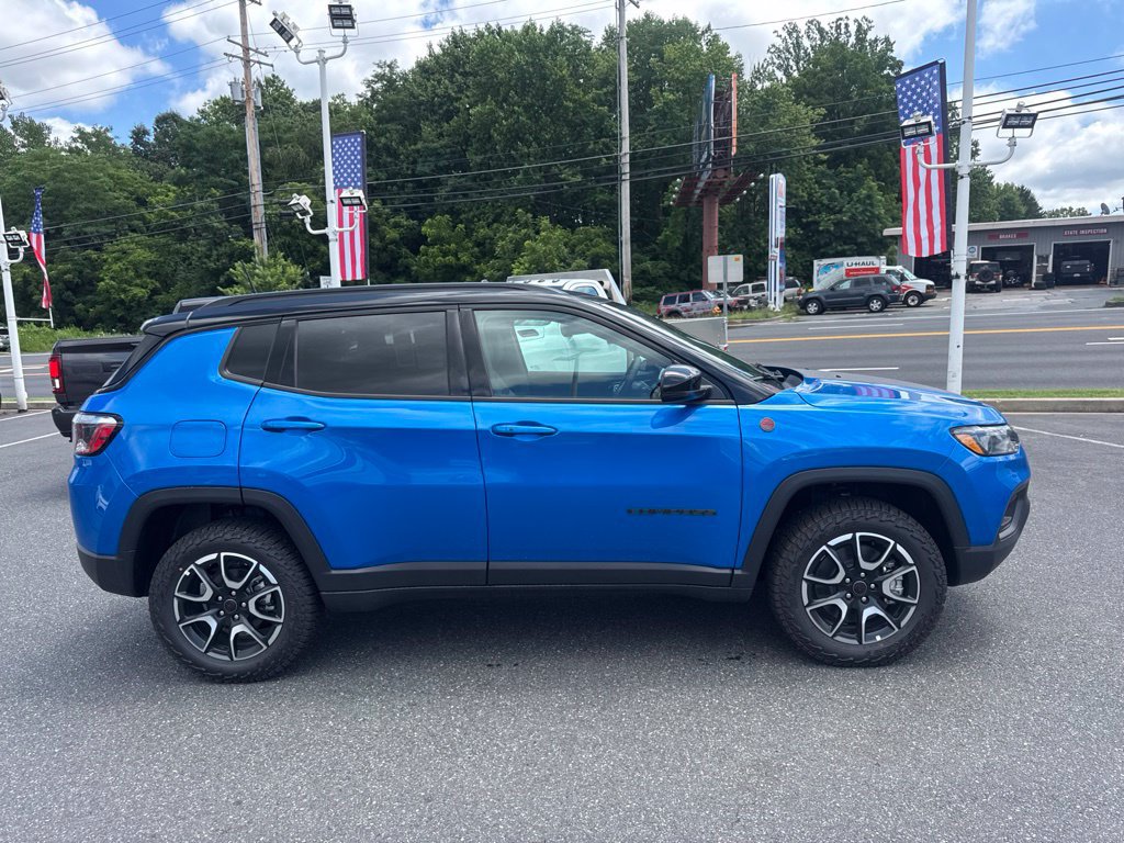 New 2026 Jeep Compass Trailhawk AWD/4WD image 4