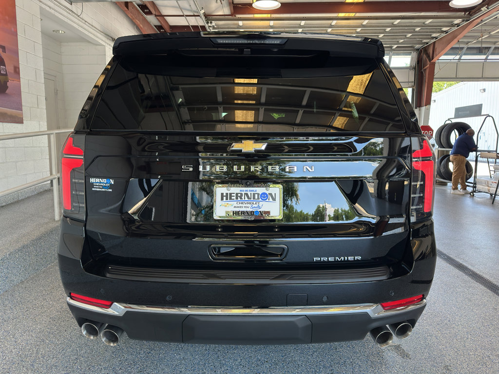 New 2025 Chevrolet Suburban Premier image 29