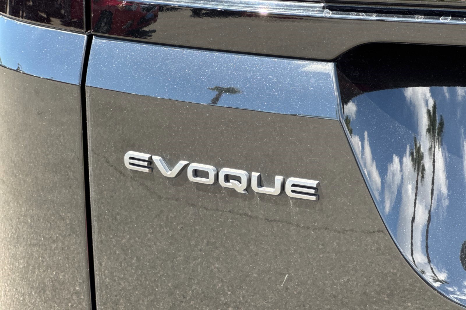 Used 2025 Land Rover Range Rover Evoque S image 20