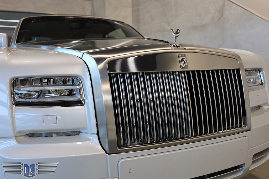 Used 2017 Rolls-Royce Phantom Drophead Coupe image 14