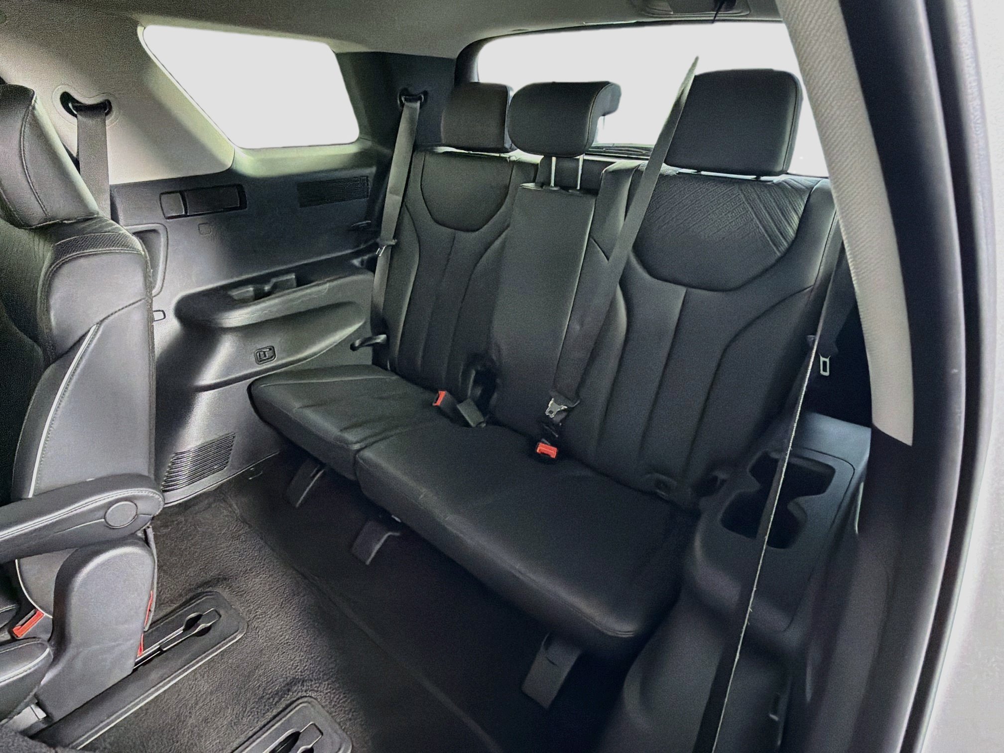 Used 2024 Hyundai Palisade SEL FWD image 30