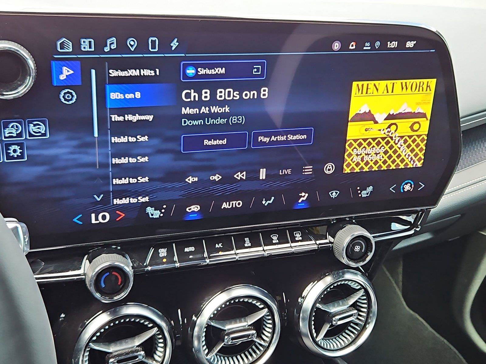 Used 2024 Chevrolet Blazer EV LT AWD/4WD image 17