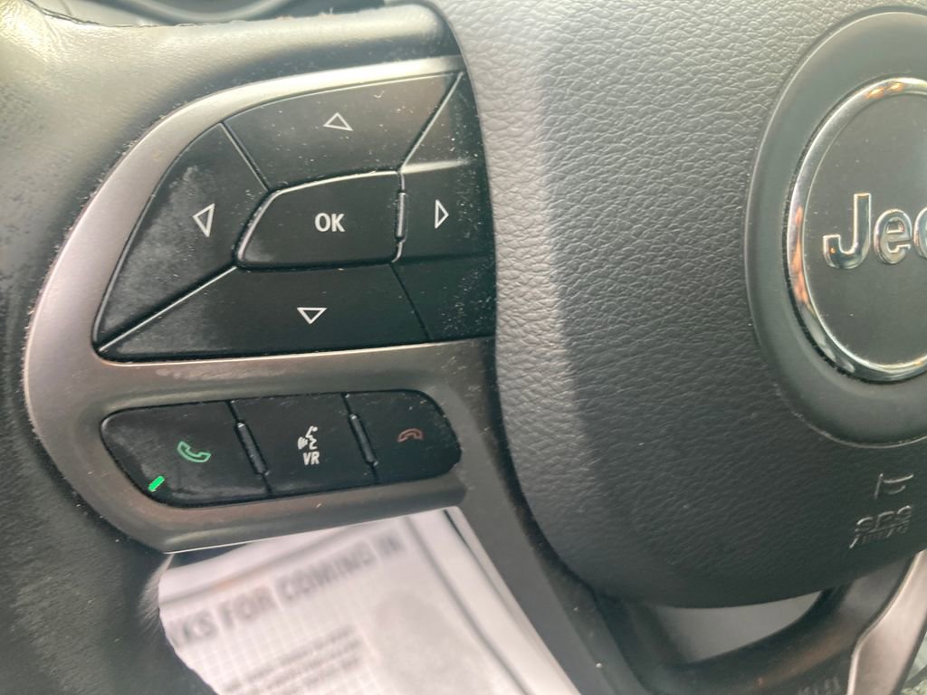 Used 2019 Jeep Cherokee Limited image 36
