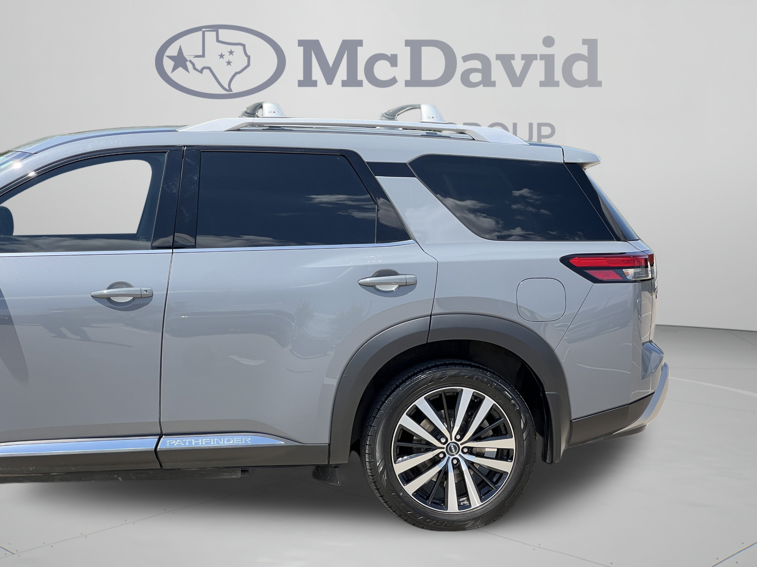 Used 2024 Nissan Pathfinder Platinum w/ Cargo Package FWD image 28