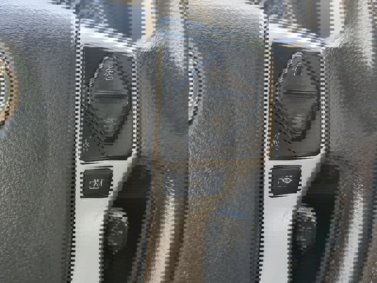 Used 2014 Toyota Tundra Platinum image 27