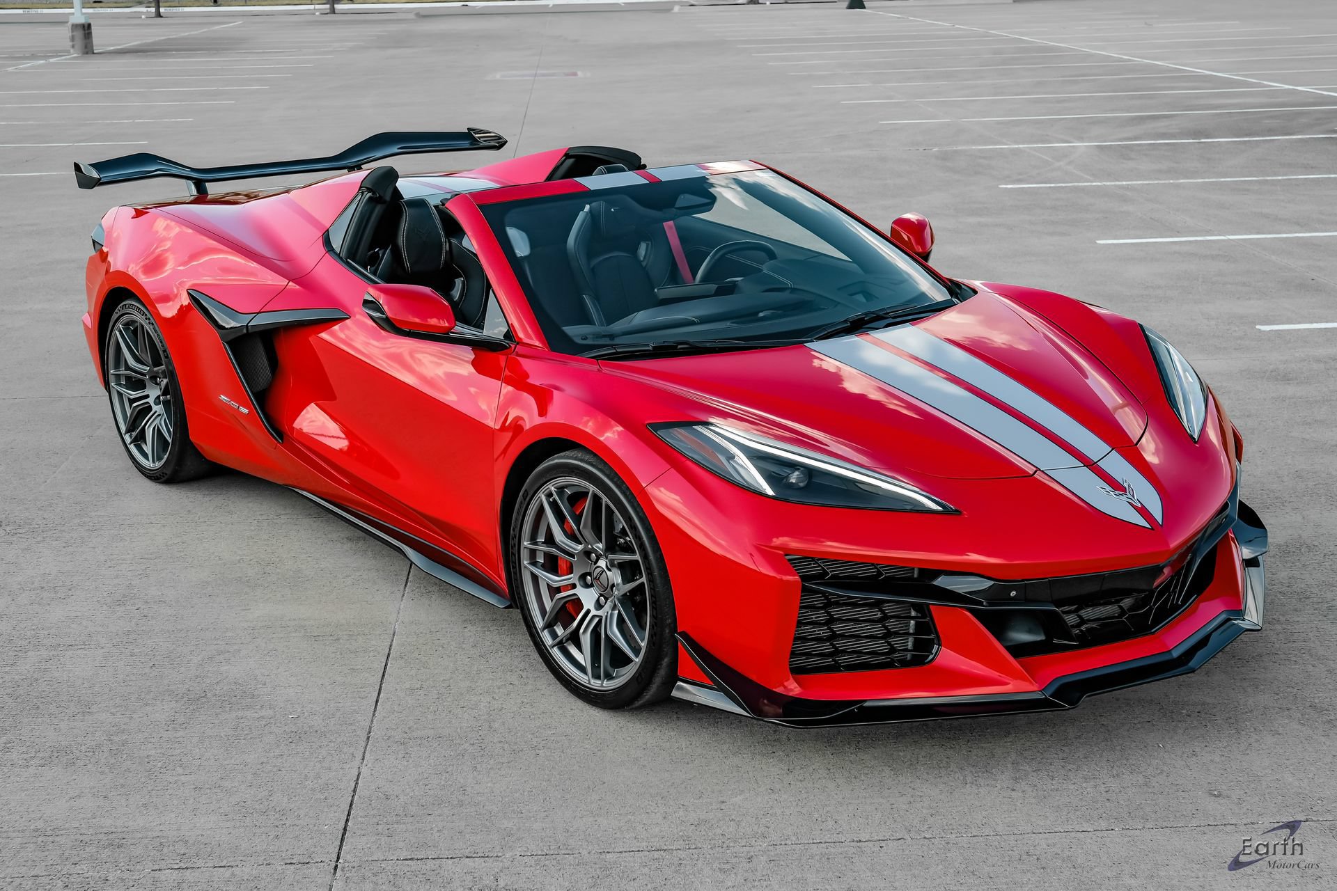Used 2024 Chevrolet Corvette Z06 w/ Z07 Performance Package RWD image 23