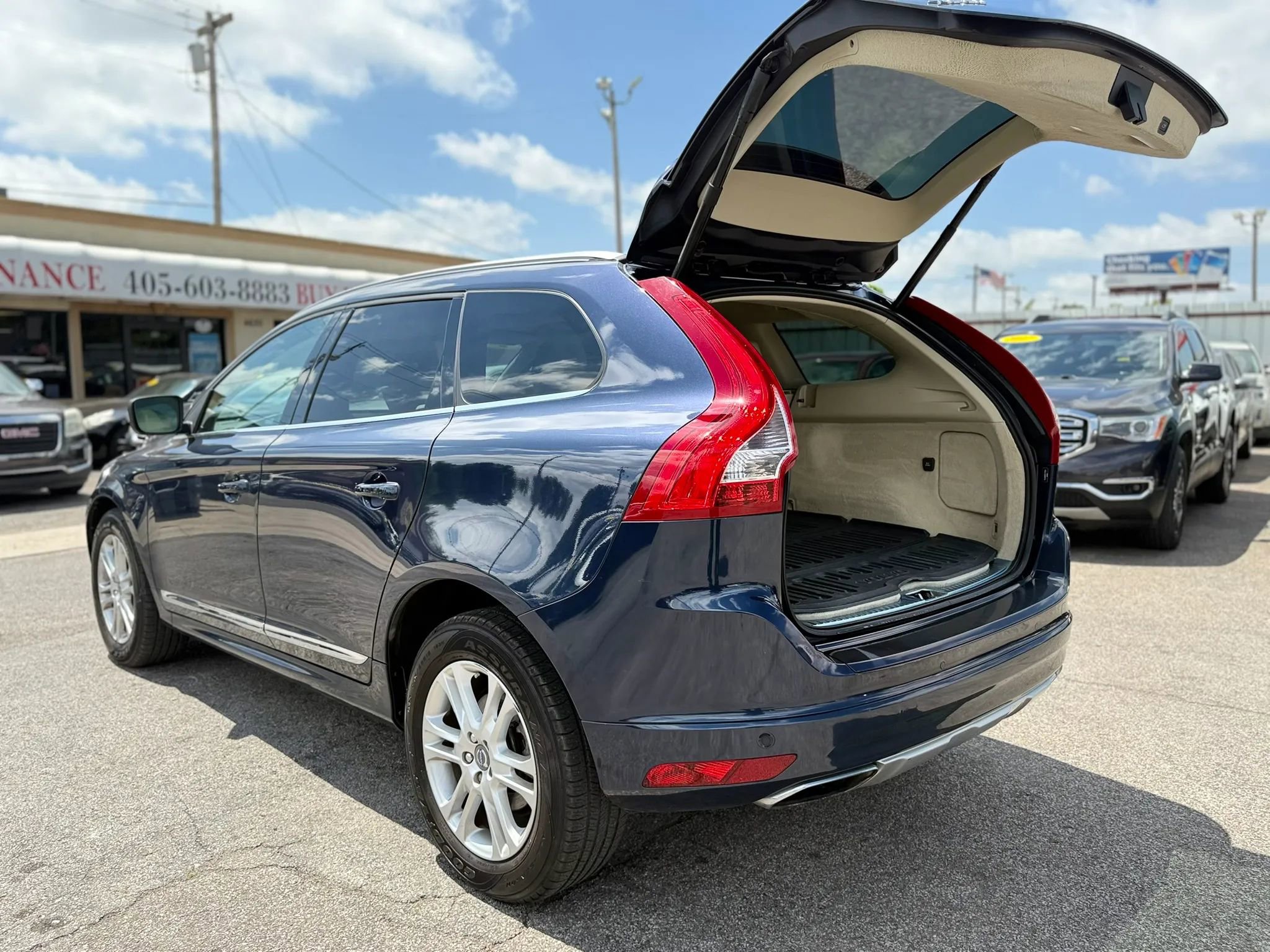 Used 2015 Volvo XC60 T5 Platinum FWD image 11
