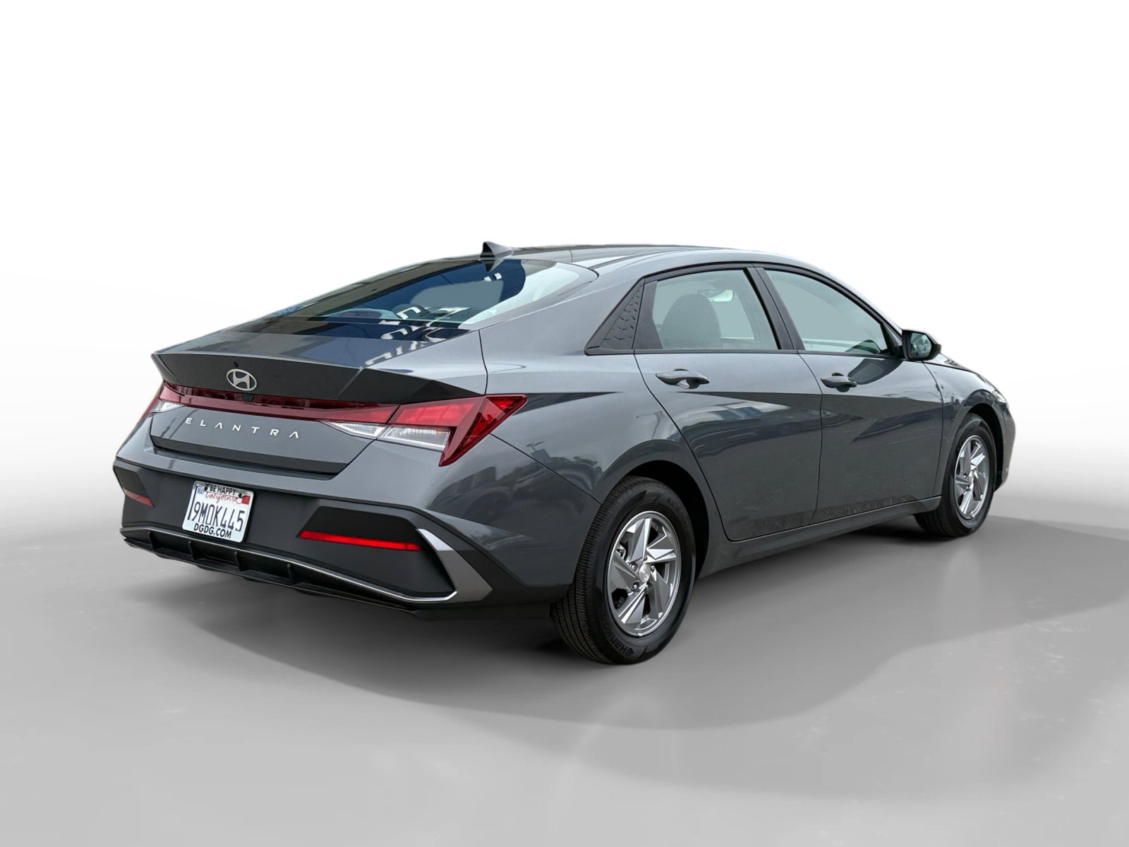 Certified 2024 Hyundai Elantra SE FWD image 5