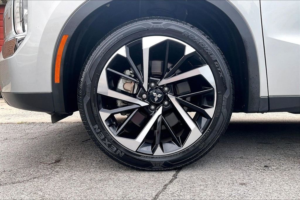 Used 2022 Mitsubishi Outlander ES AWD/4WD image 9