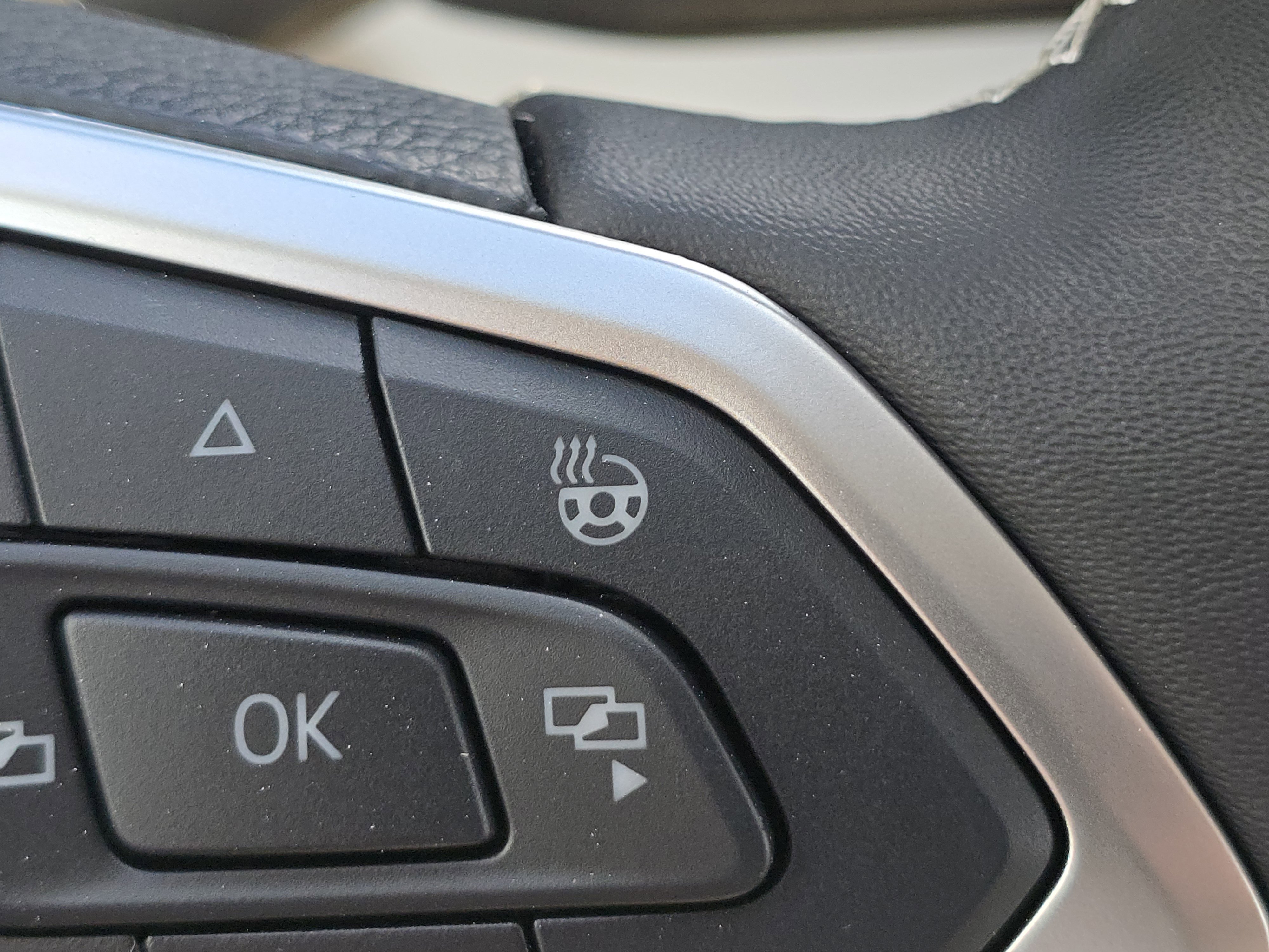 New 2025 Volkswagen Taos S image 25