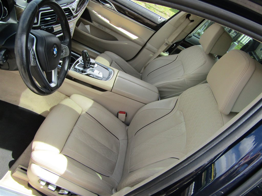 Used 2016 BMW 740i RWD image 9