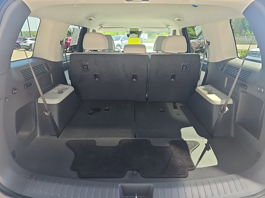 Certified 2025 Hyundai Santa Fe SE w/ Tow & Go Package AWD/4WD image 37