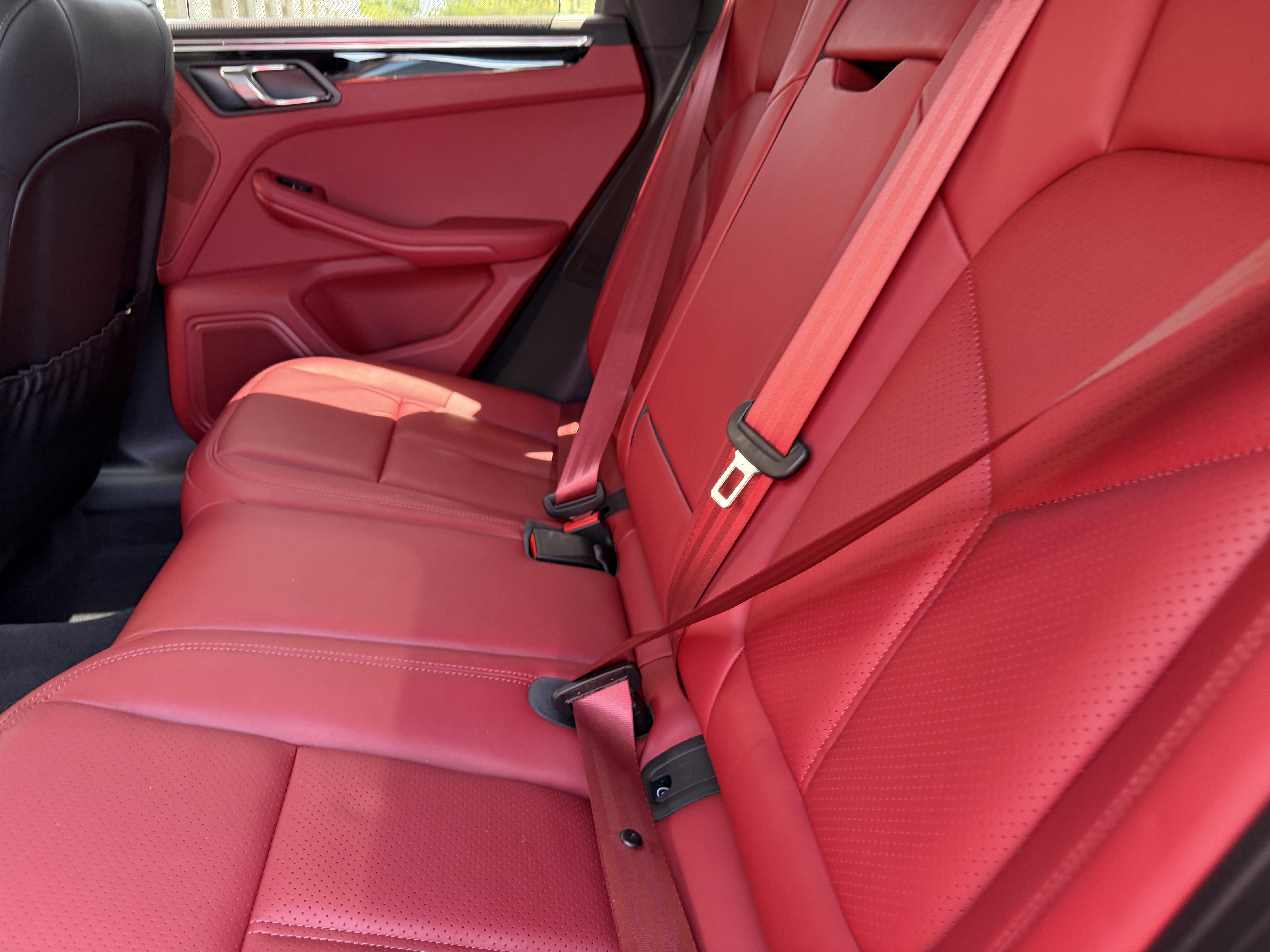 Certified 2025 Porsche Macan image 21