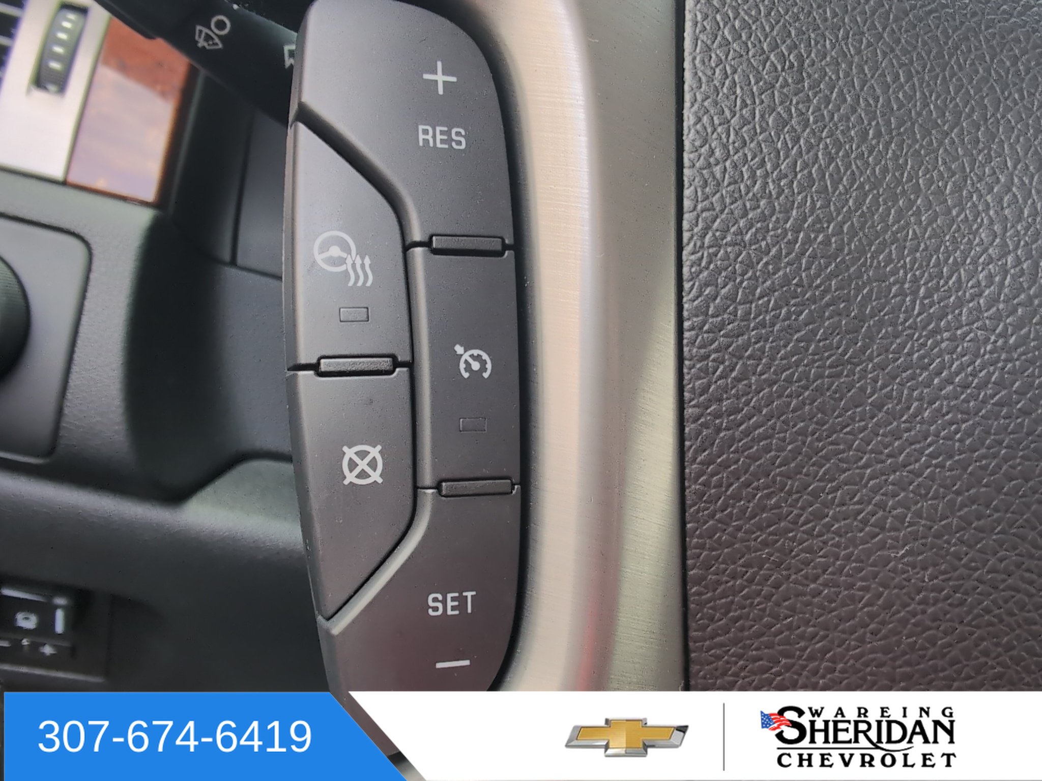 Used 2013 Chevrolet Avalanche LTZ AWD/4WD image 19