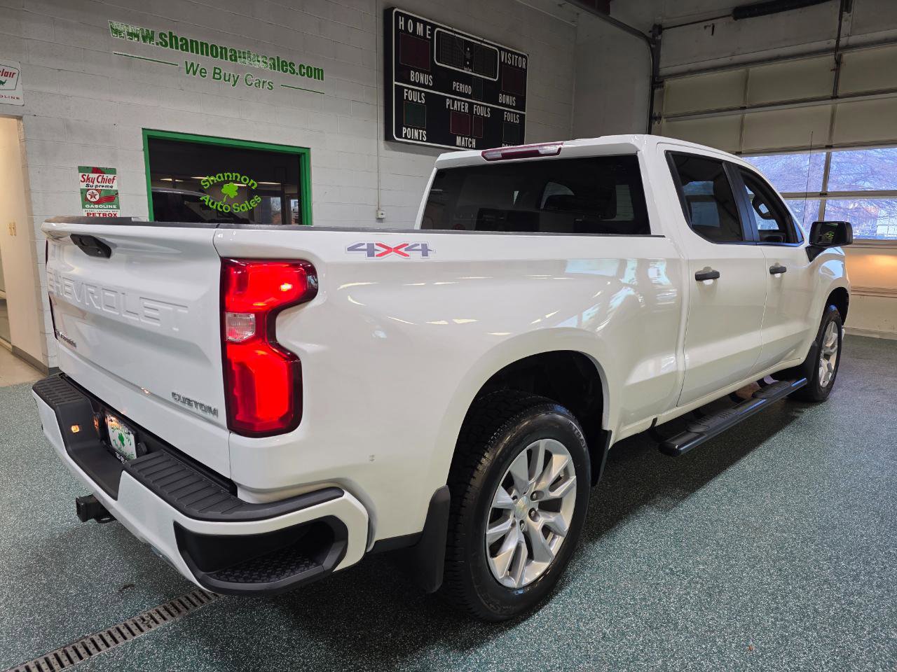 Used 2021 Chevrolet Silverado 1500 Custom image 6