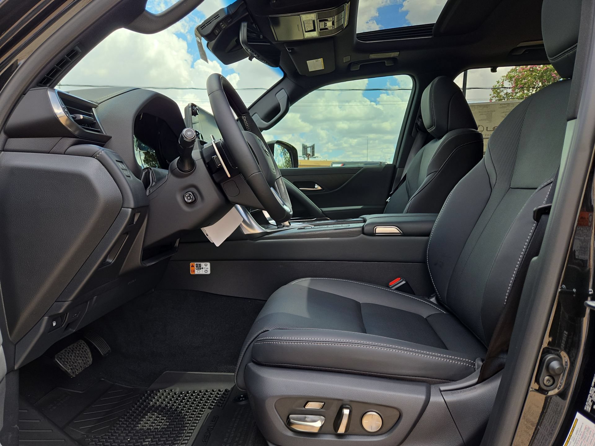 New 2026 Lexus LX 700h Luxury AWD/4WD image 16