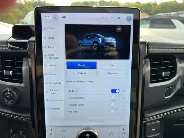 Used 2023 Ford F150 Lightning Platinum image 34