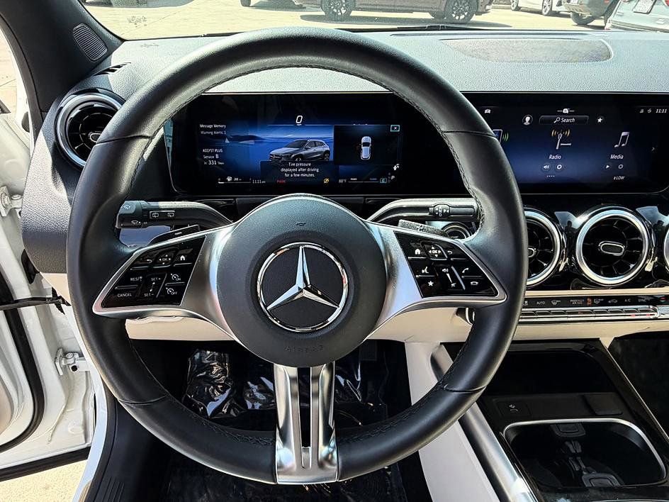 Used 2025 Mercedes-Benz GLA 250 4MATIC image 21