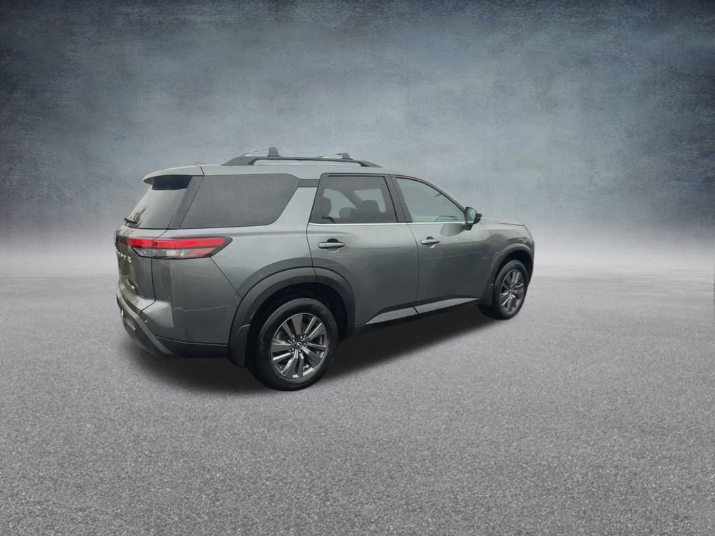 Used 2024 Nissan Pathfinder SV image 24