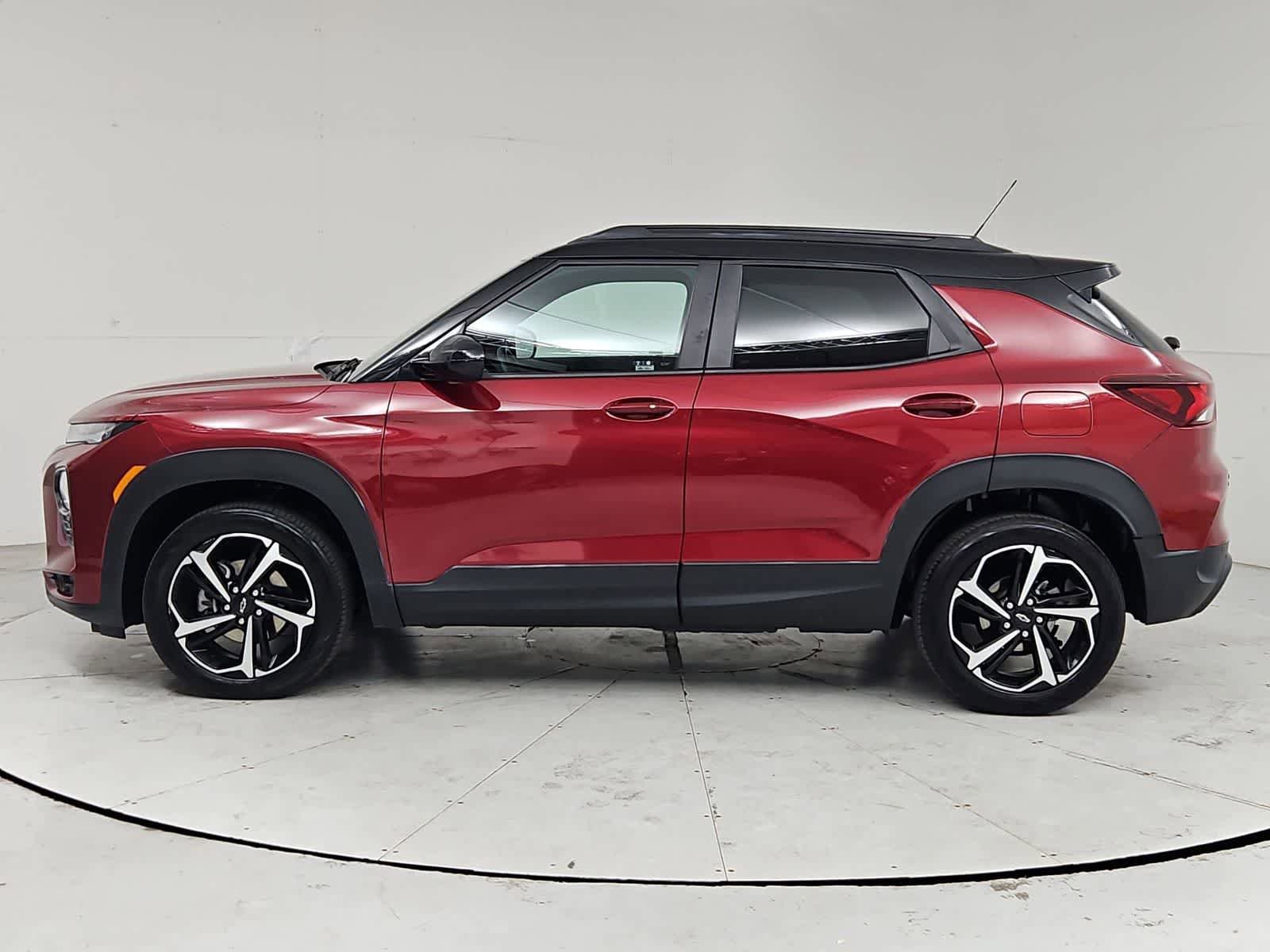 Used 2021 Chevrolet TrailBlazer RS w/ Sun and Liftgate Package AWD/4WD image 3