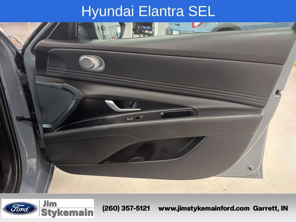 Used 2023 Hyundai Elantra SEL w/ Convenience Package FWD image 31