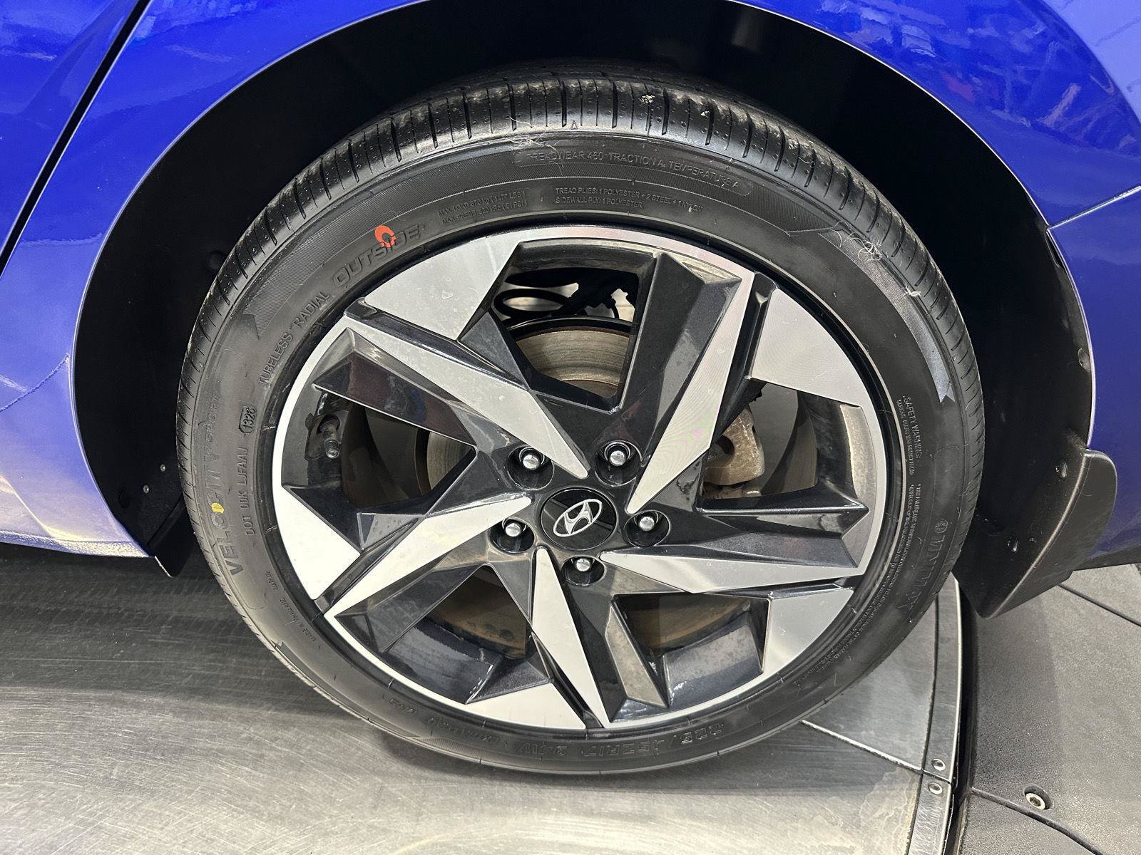 Certified 2023 Hyundai Elantra Limited FWD image 10