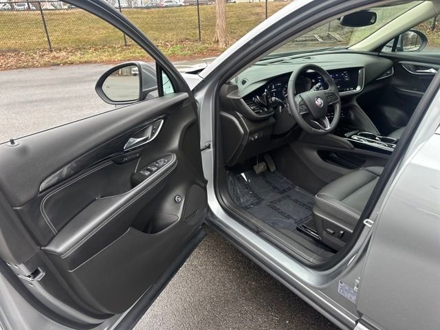Used 2023 Buick Envision Essence image 31