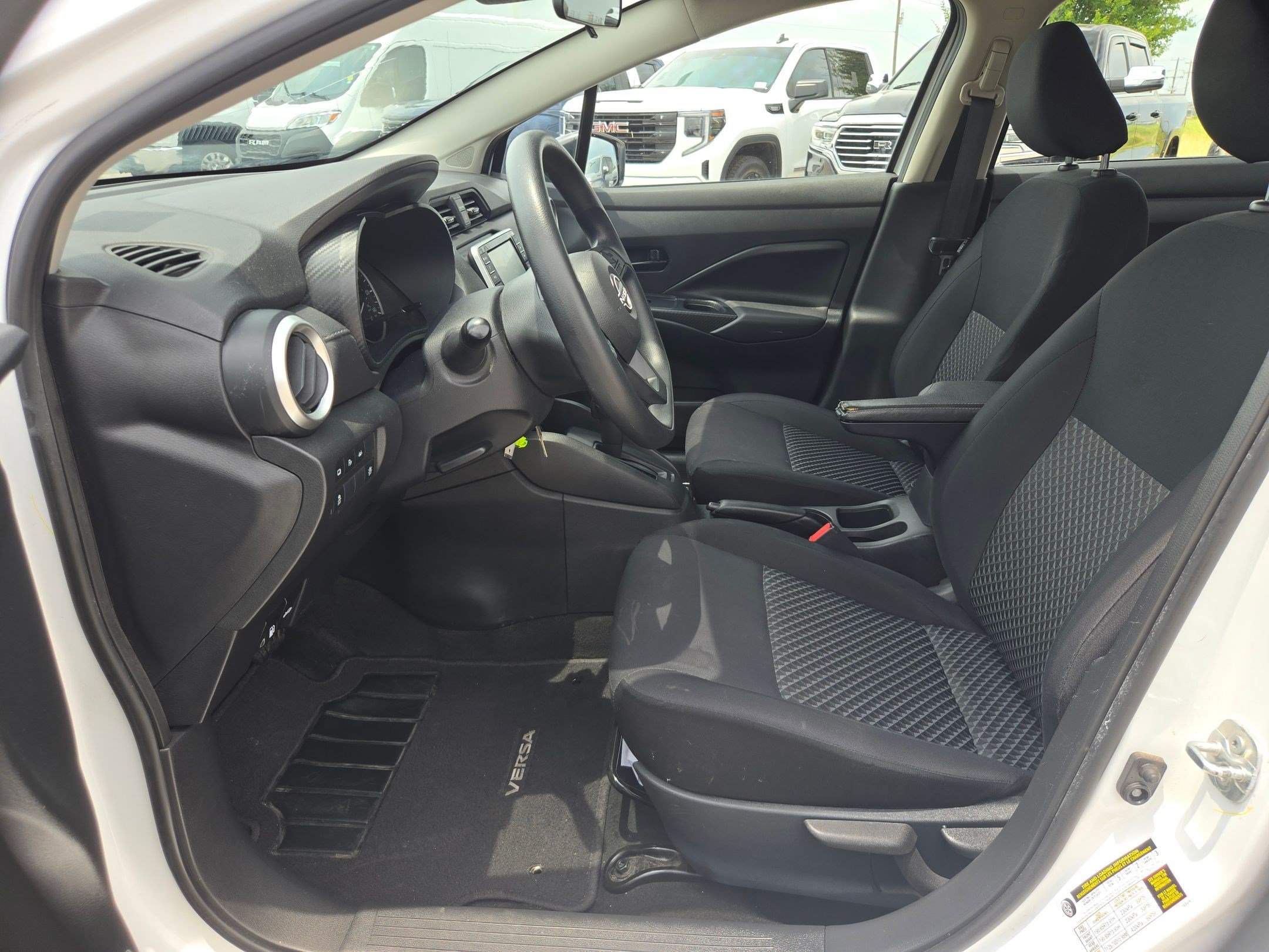 Used 2023 Nissan Versa S FWD image 9