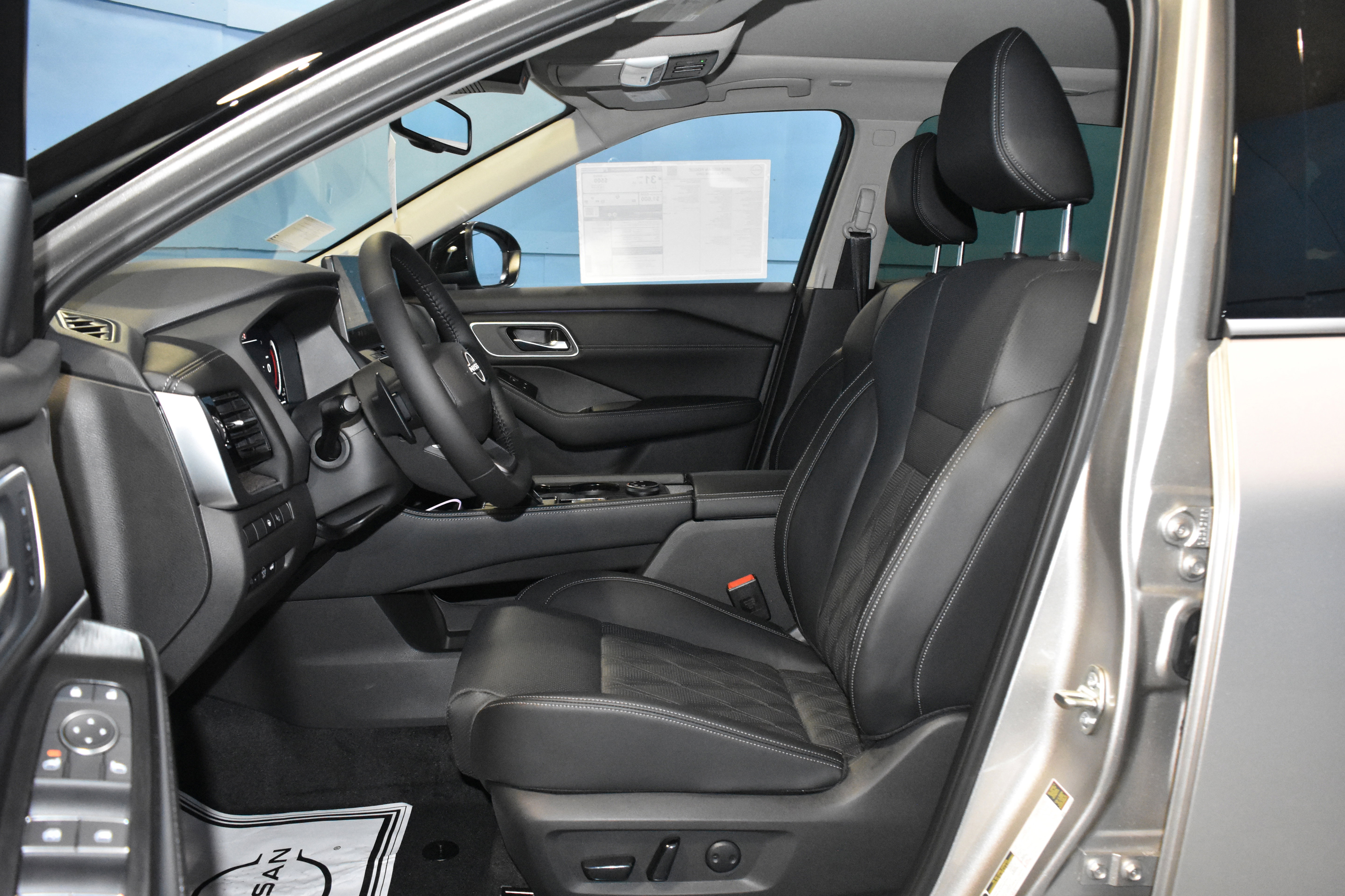 New 2026 Nissan Rogue Platinum w/ Platinum Premium Package image 6