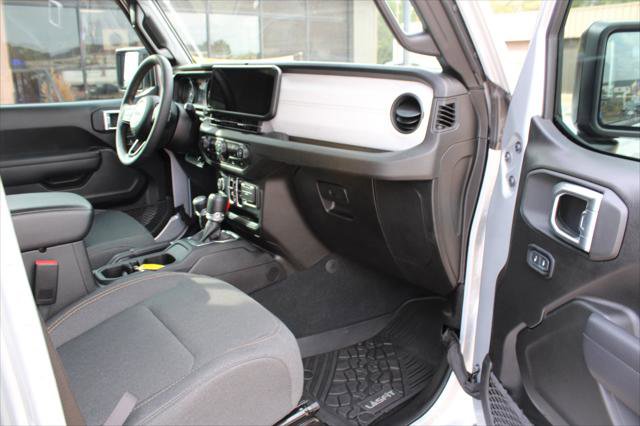 Certified 2024 Jeep Gladiator Sport image 19