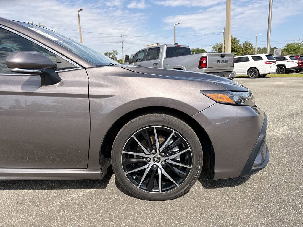 Used 2024 Toyota Camry SE w/ Convenience Package image 10
