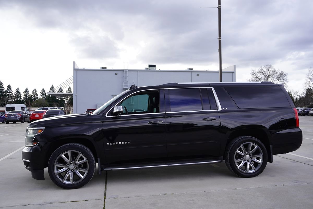 Used 2016 Chevrolet Suburban LTZ image 3