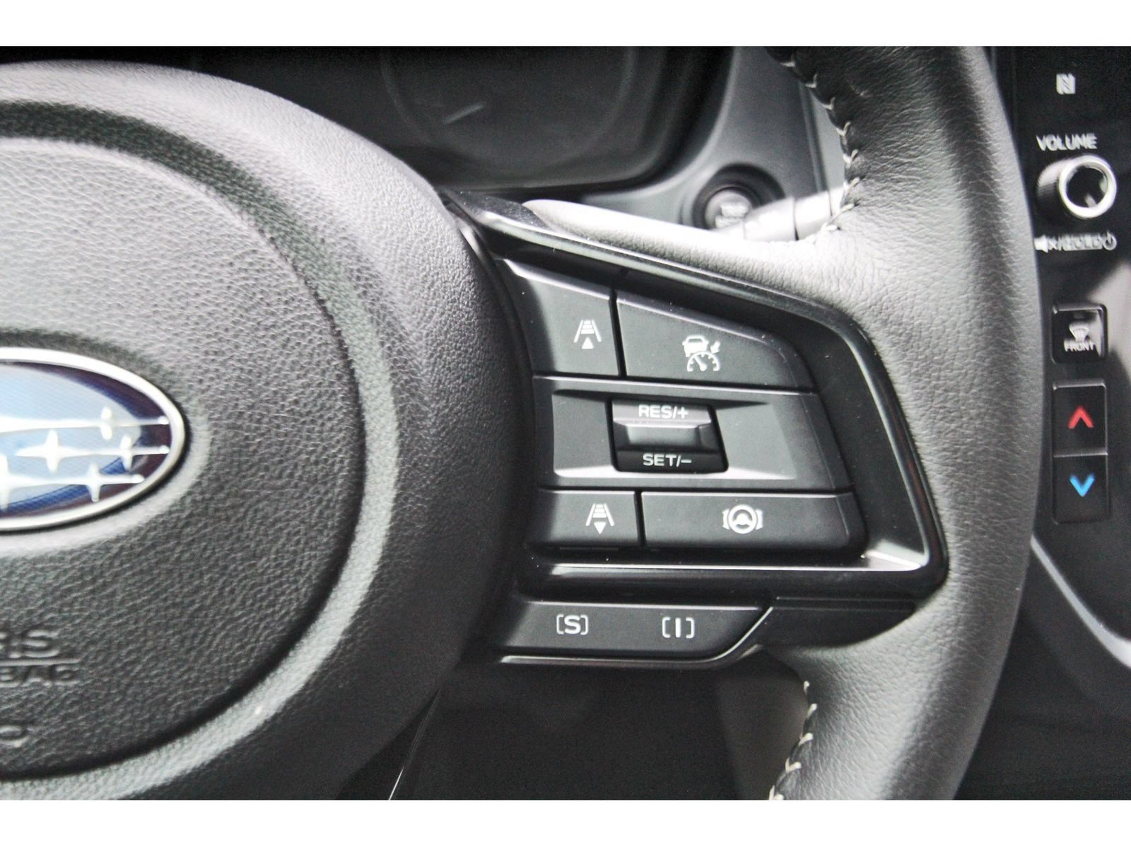 Certified 2025 Subaru Forester Premium AWD/4WD image 16