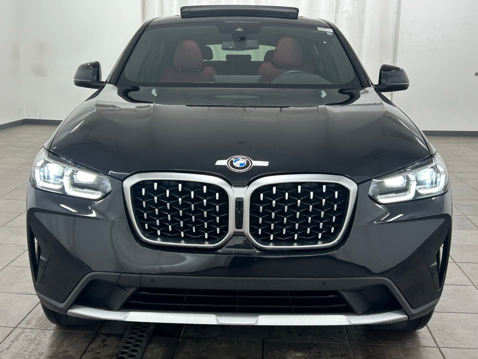 Used 2025 BMW X4 xDrive30i AWD/4WD image 7