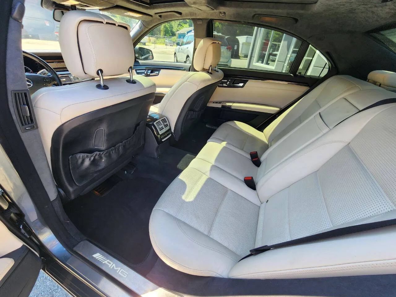 Used 2013 Mercedes-Benz S 63 AMG w/ AMG Performance Pkg image 12